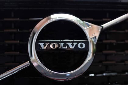 Volvo 500,000 Aracı Yazılım Hatası Nedeniyle Geri Çağırıyor