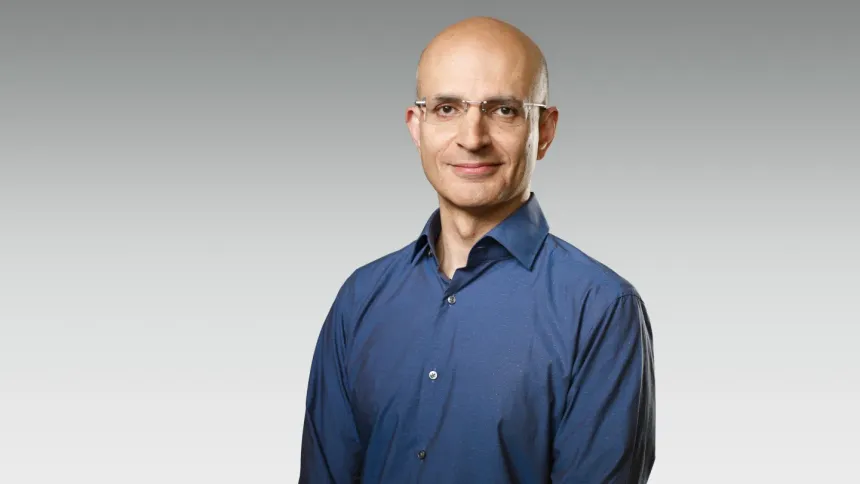 Apple’da Jeff Williams dönemi sona eriyor: Sabih Khan COO oluyor